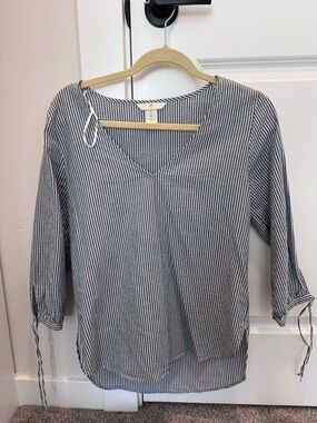 H&M Striped V-Neck 3/4 Sleeve Women’s Top